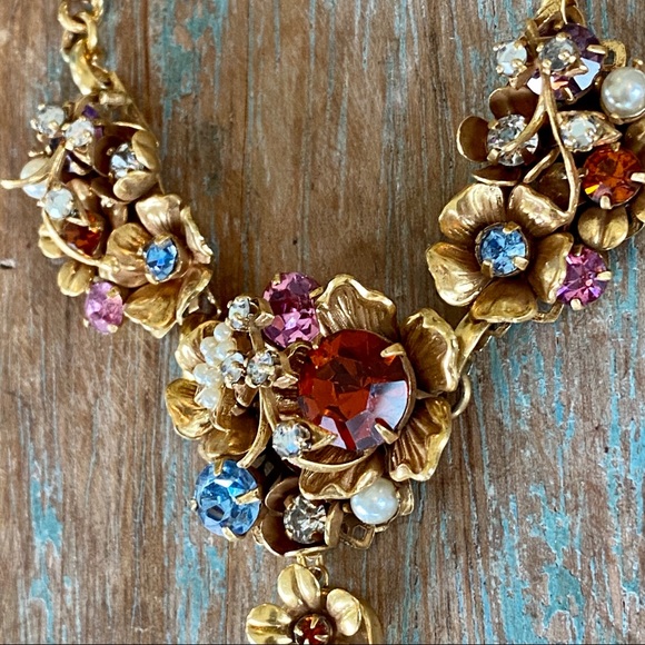 VTG Elaborate Crystal Gold-tone Floral Statement Necklace - Picture 3 of 12